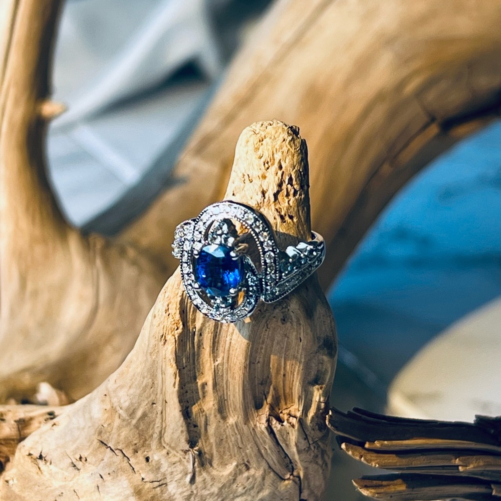 White 14K Gold Lab-Created Blue Sapphire & Diamond Halo Ring | Size 6